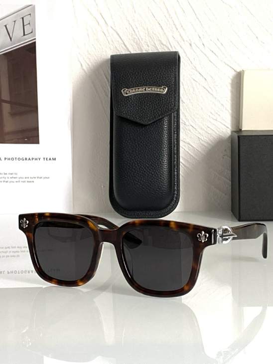 Picture of Chrome Hearts Sunglasses _SKUfw73376369fw